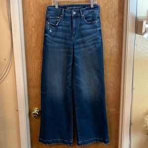 American Eagle wide leg jeans size 4 reg super soft. Mid rise dark blue denim